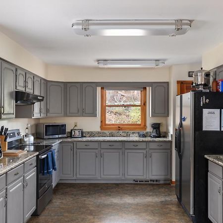 Sleepy Hollow 5Br Cabin - National Park 7 Min, Hot Tub, Fire Pit, Sleeps 12 Luray Luaran gambar