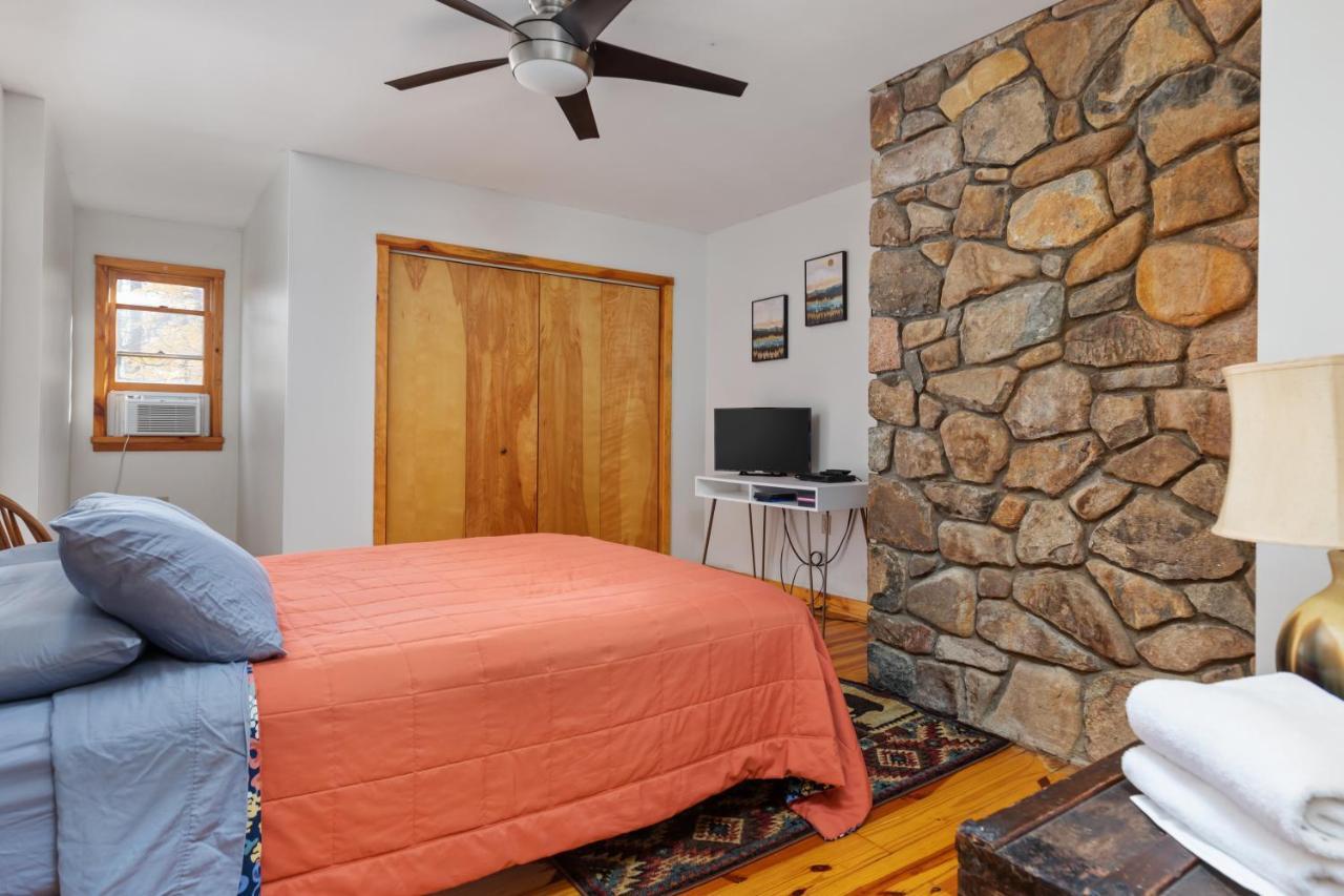 Sleepy Hollow 5Br Cabin - National Park 7 Min, Hot Tub, Fire Pit, Sleeps 12 Luray Luaran gambar