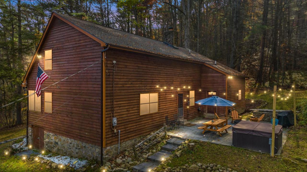 Sleepy Hollow 5Br Cabin - National Park 7 Min, Hot Tub, Fire Pit, Sleeps 12 Luray Luaran gambar