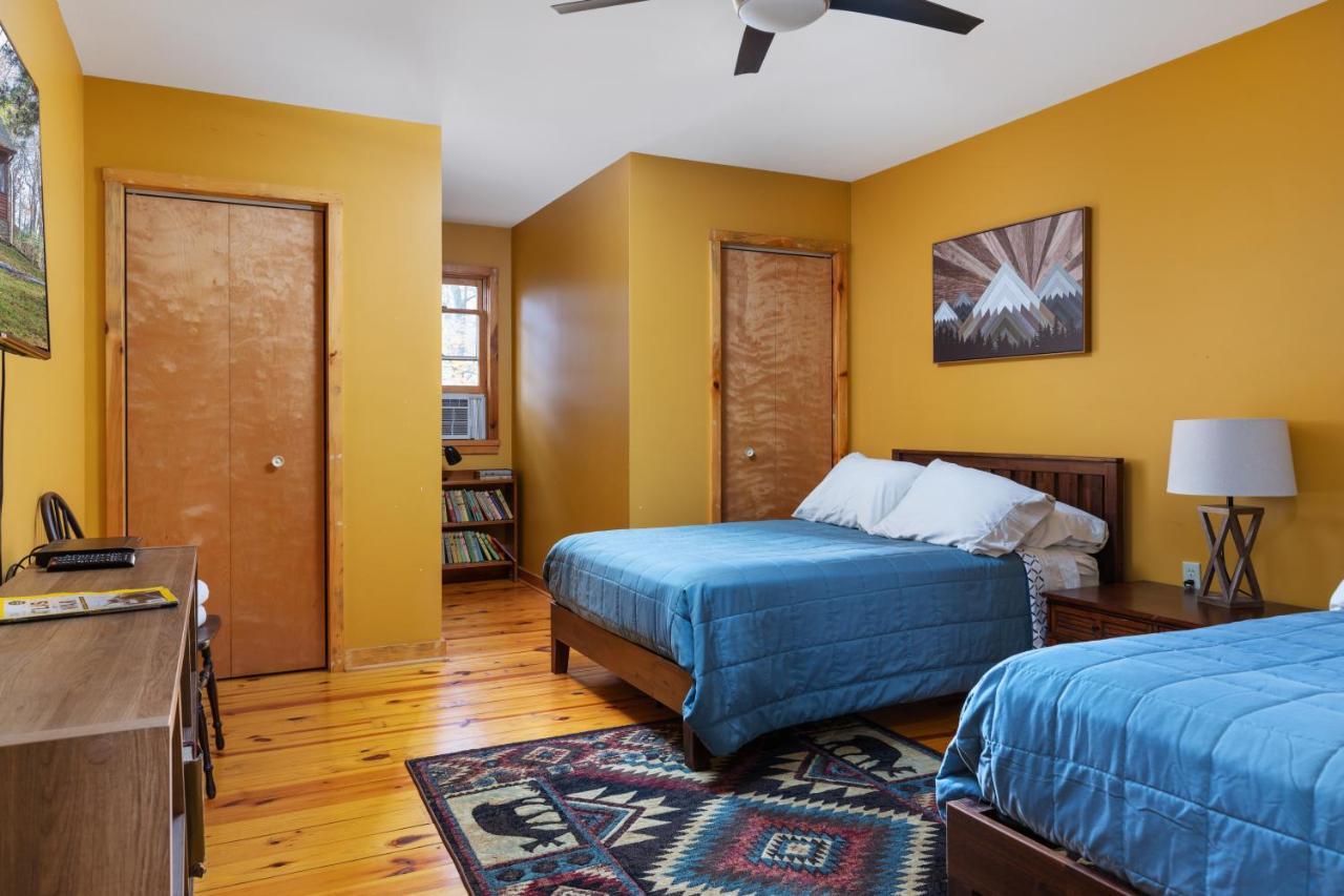 Sleepy Hollow 5Br Cabin - National Park 7 Min, Hot Tub, Fire Pit, Sleeps 12 Luray Luaran gambar